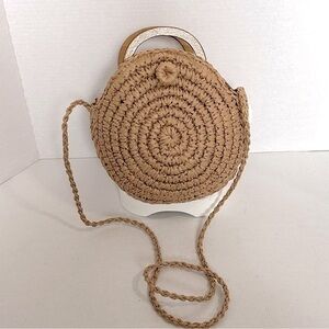 Tan Round Woven beach summer Bag EUC